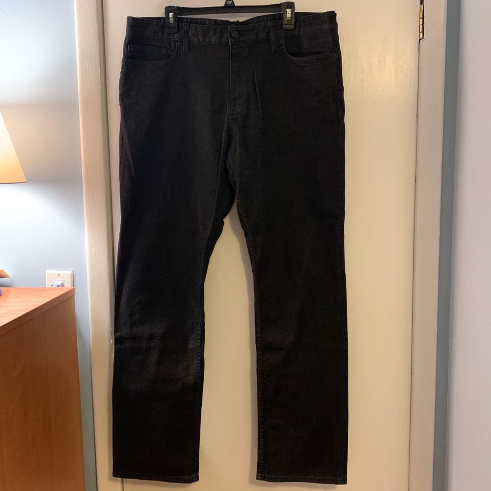 Five Four, Solid Black Denim Jeans, Relaxed fit